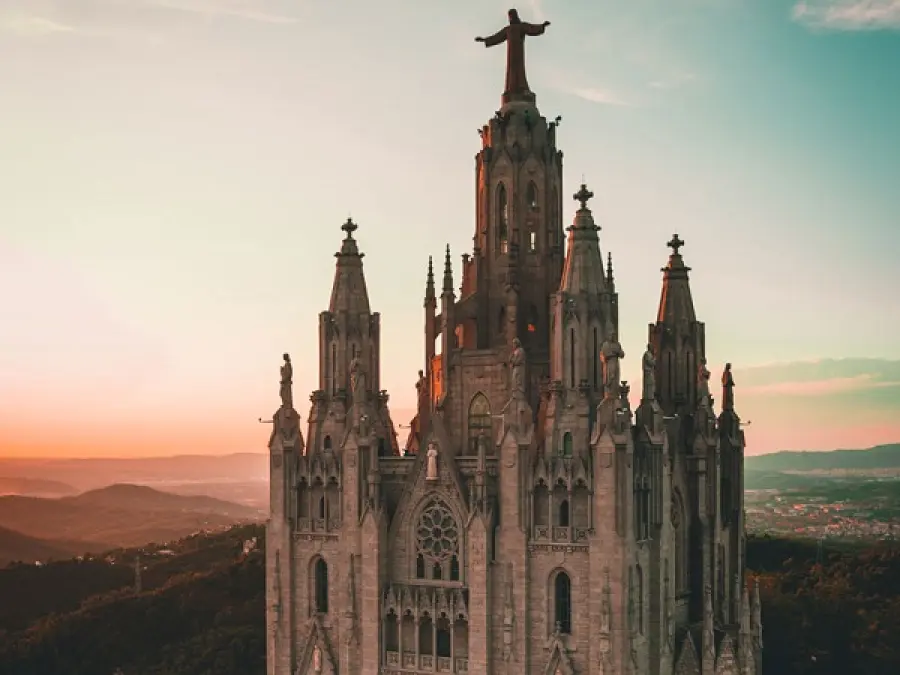 Guida traghetti Civitavecchia Barcellona: compagnie, orari, prezzi e offerte